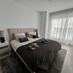 شقة 42 - Penthouse A Cancelada إِستيبونا