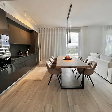 42 - Penthouse A Cancelada Appartamento