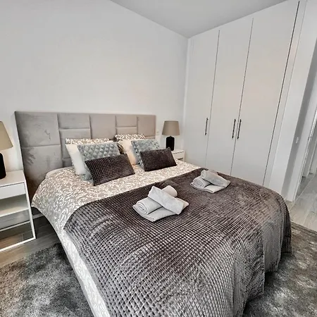 42 - Penthouse A Cancelada * Estepona